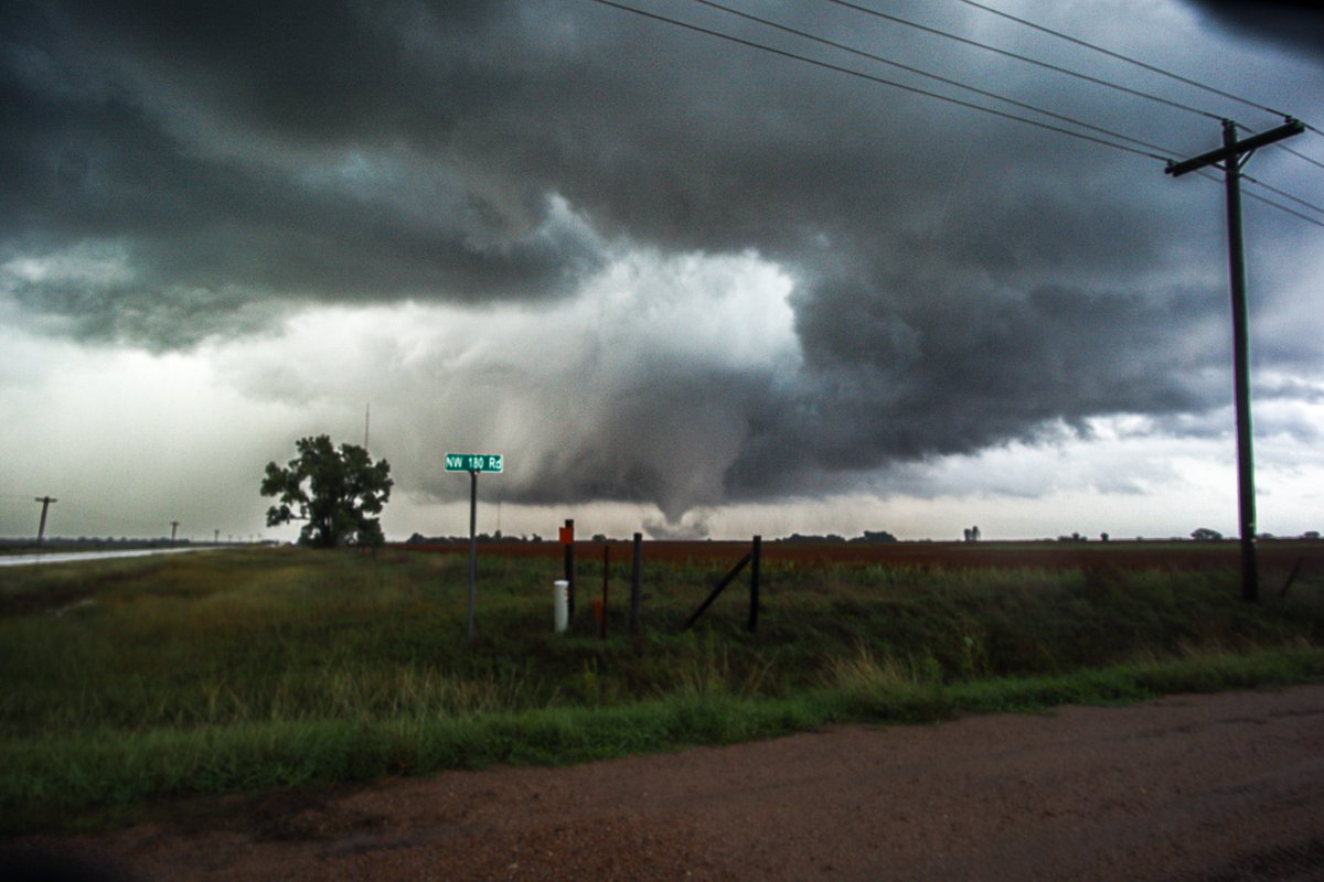 AutistRednck's tweet photo. I'd say my best chase since Holly, CO in 2023. I lost count on how many tornadoes I saw. #kswx https://t.co/62RVYrSOjK