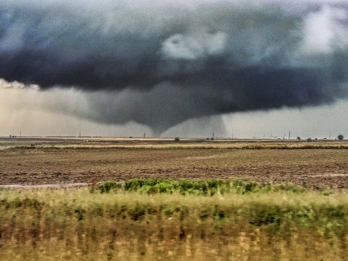 AutistRednck's tweet photo. I'd say my best chase since Holly, CO in 2023. I lost count on how many tornadoes I saw. #kswx https://t.co/62RVYrSOjK