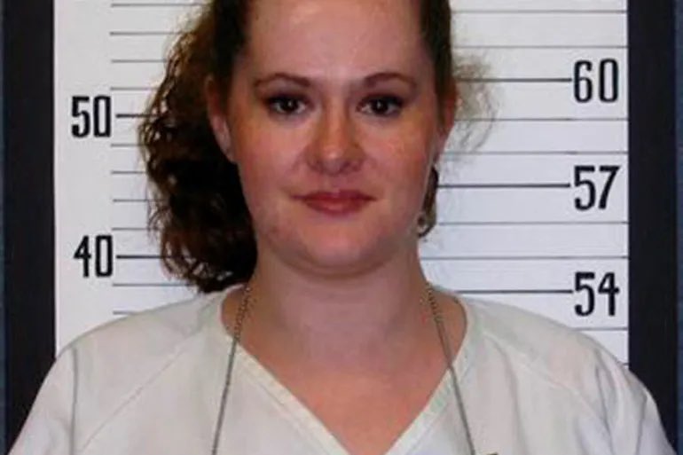 SaycheeseDGTL's tweet photo. Tennessee death row inmate Christa Pike is still alive after two lethal injections, her lawyer says in a motion to again halt the execution.

She murdered a 19 year old in 1996 &amp; kept a piece of the girls skull as a souvenir. https://t.co/gvoxAd6DlK