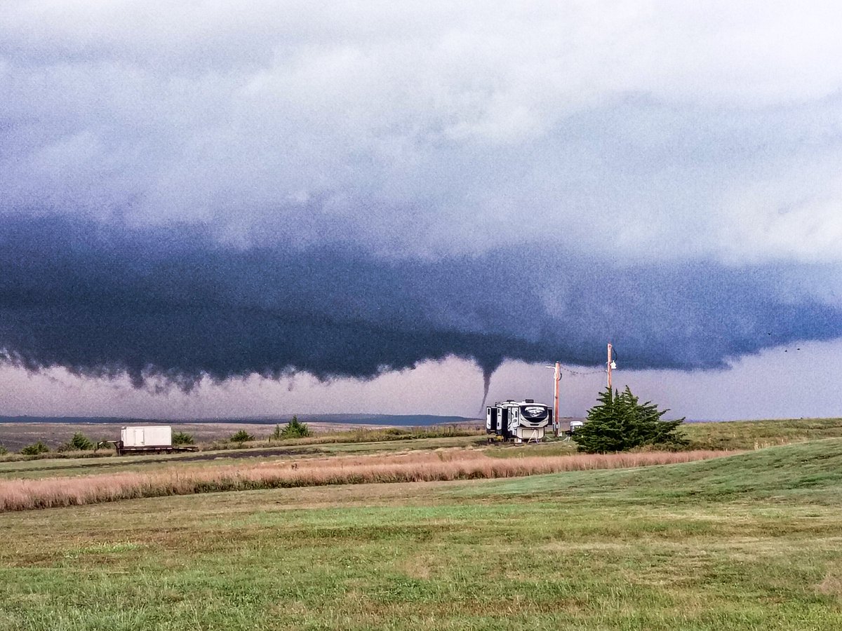 AutistRednck's tweet photo. I'd say my best chase since Holly, CO in 2023. I lost count on how many tornadoes I saw. #kswx https://t.co/62RVYrSOjK