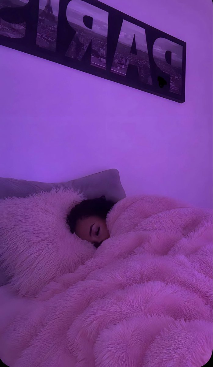 KeshiaKeee's tweet photo. Me soon as i say I’m not sleepyy😩😩😩🤣 https://t.co/12guBFOiCn