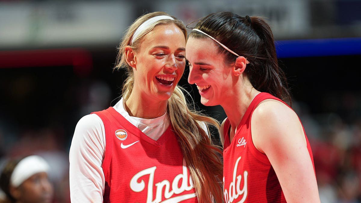 radleftexposed's tweet photo. Two white women have sent an entire professional sports league full of angry lesbians into a complete and utter meltdown.

Legends. https://t.co/tTldw7vLf1