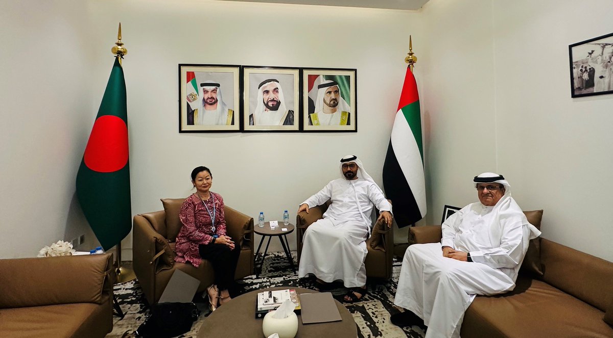 UAEEmbassyDhaka's tweet photo. H.E. Abdulla Ali AlHmoudi, Ambassador of the United Arab Emirates to Bangladesh, met with Ms. Coco Ushiyama, Representative of the World Food Programme (WFP) in Bangladesh to discuss humanitarian and food security priorities, as well as opportunities to strengthen cooperation in support of vulnerable communities in Bangladesh.@mofauae 

التقى سعادة عبدالله علي الحمودي، سفير دولة الإمارات العربية المتحدة لدى جمهورية بنغلاديش الشعبية، بالسيدة كوكو أوشيياما، ممثلة برنامج الأغذية العالمي (WFP) في بنغلاديش، لبحث الأولويات الإنسانية والأمن الغذائي، إلى جانب سبل تعزيز التعاون لدعم الفئات الأكثر احتياجاً في بنغلاديش.