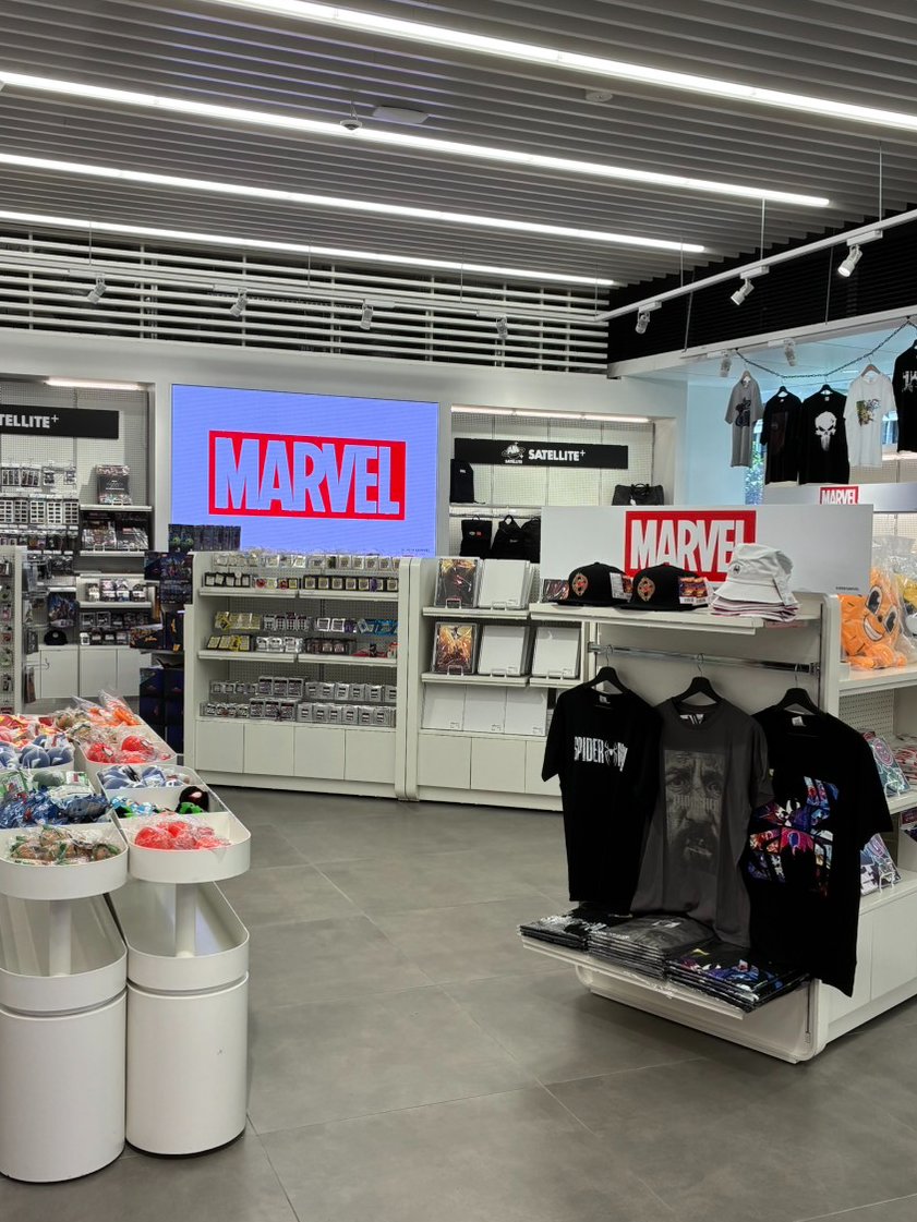 satellite_smp's tweet photo. SATELLITE⁺からのお知らせ📢

本日より #MARVEL コーナー拡大🪐
#スパイダーマン の商品などが追加入荷しました🌟

SATELLITE⁺で、お待ちしております📷 https://t.co/ei42inek6Y