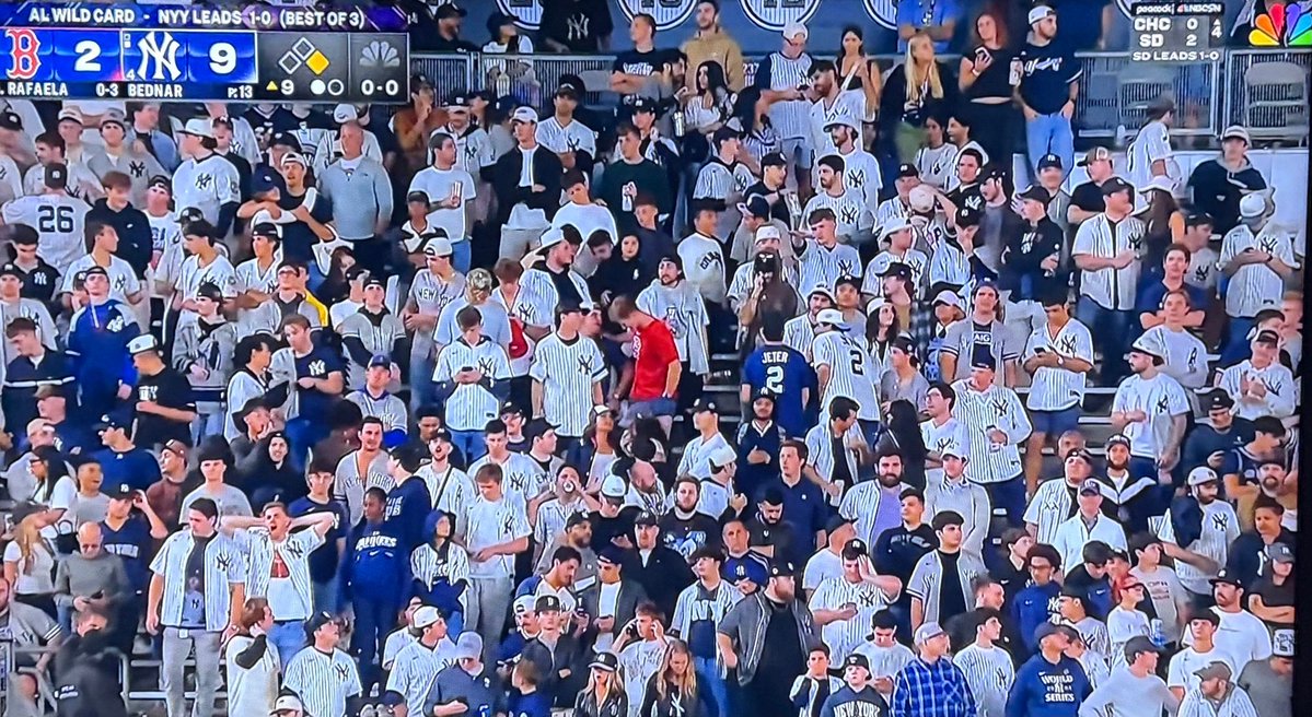 Cover3Net's tweet photo. Imagine being this Red Sox fan at Yankee Stadium right now. 😂 #Postseason https://t.co/rhrxnlrB8N