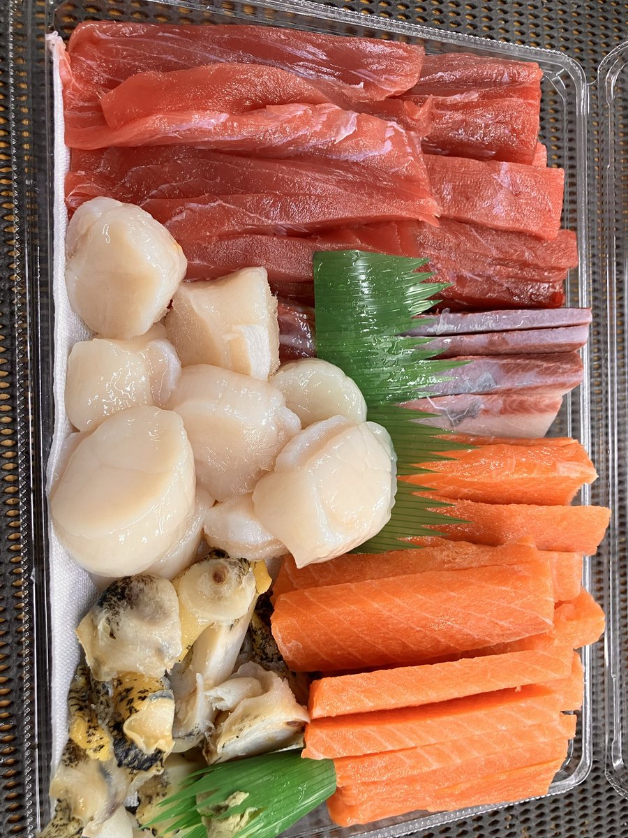 Osashimi0705's tweet photo. 手巻寿司（一人前1500円→1250円税）
画像5人前

※お得意様遠慮なさらずお気軽に御予約承り致します
生食用牡蠣2k2000円税🌟
ミンク鯨500g3000円税🉐
刺身用・煮込最高に美味しい部位ですね https://t.co/7anyCWf9jv
