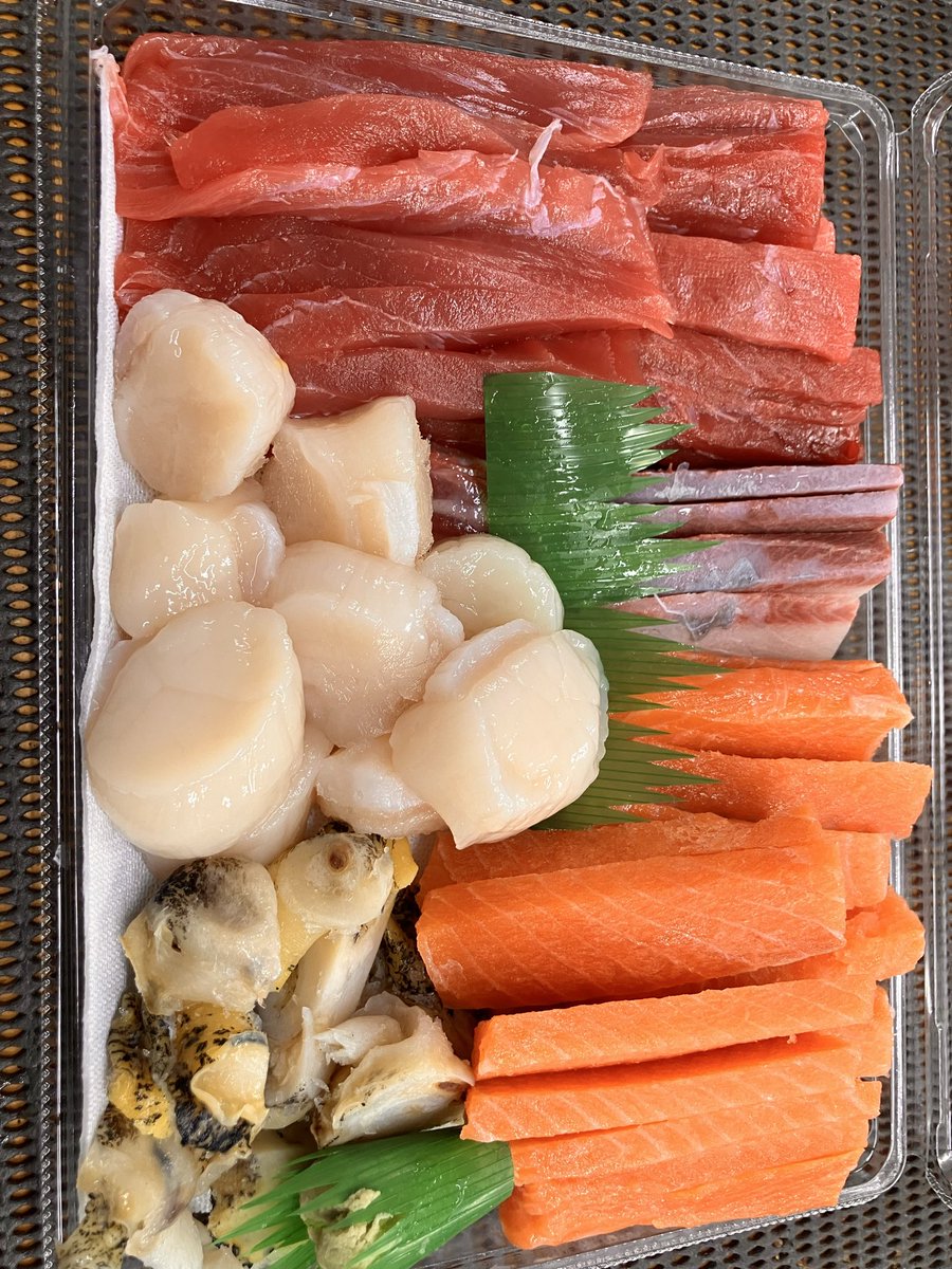 Osashimi0705's tweet photo. 手巻寿司（一人前1500円→1250円税）
画像5人前

※お得意様遠慮なさらずお気軽に御予約承り致します
生食用牡蠣2k2000円税🌟
ミンク鯨500g3000円税🉐
刺身用・煮込最高に美味しい部位ですね https://t.co/7anyCWf9jv