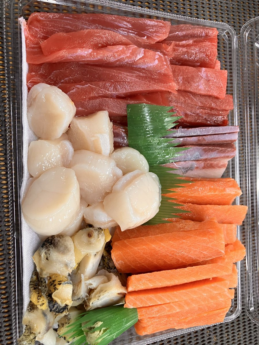 Osashimi0705's tweet photo. 手巻寿司（一人前1500円→1250円税）
画像5人前

※お得意様遠慮なさらずお気軽に御予約承り致します
生食用牡蠣2k2000円税🌟
ミンク鯨500g3000円税🉐
刺身用・煮込最高に美味しい部位ですね https://t.co/7anyCWf9jv