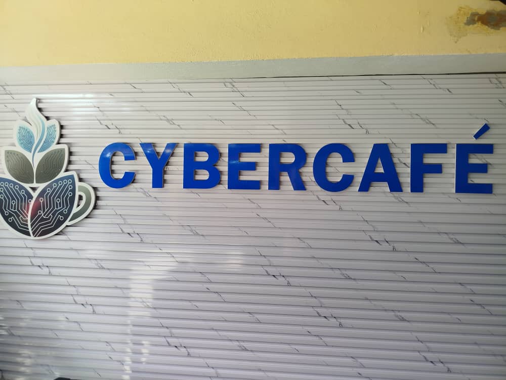 LorenzoOsbel's tweet photo. En #LasTunas se inaugura estación de cargas solar fotovoltaica en asociación económica entre MiPYME Tecnosolucion y TAXISCUBA #PorLasTunasLaVictoria #SíSePuede https://t.co/9eEN4UrAAP