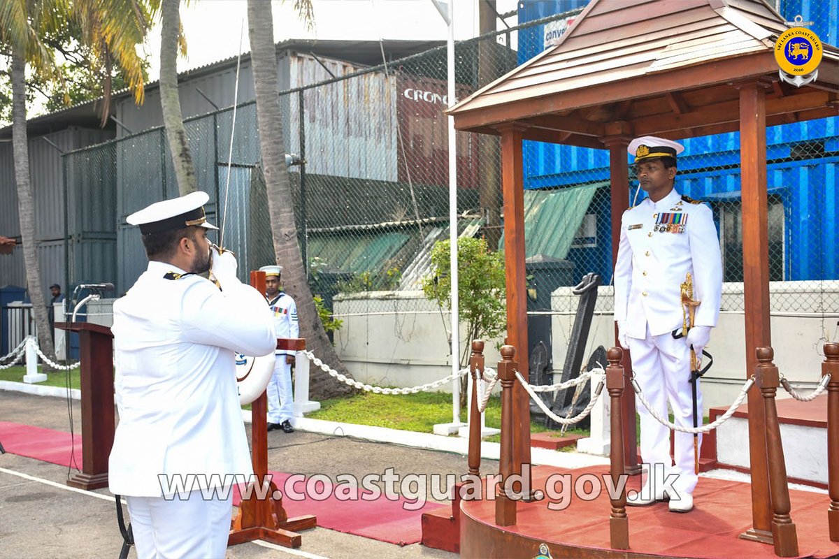 SoitStaff's tweet photo. LIEUTENANT COMMANDER SURANGA RATHNAPRIYA TAKES OVER COMMAND OF SRI LANKA COAST GUARD SHIP SAMUDRARAKSHA   Read More=>>> https://t.co/LEYRwUPZk7
#srilankacoasguard https://t.co/gM8ieuG0oM