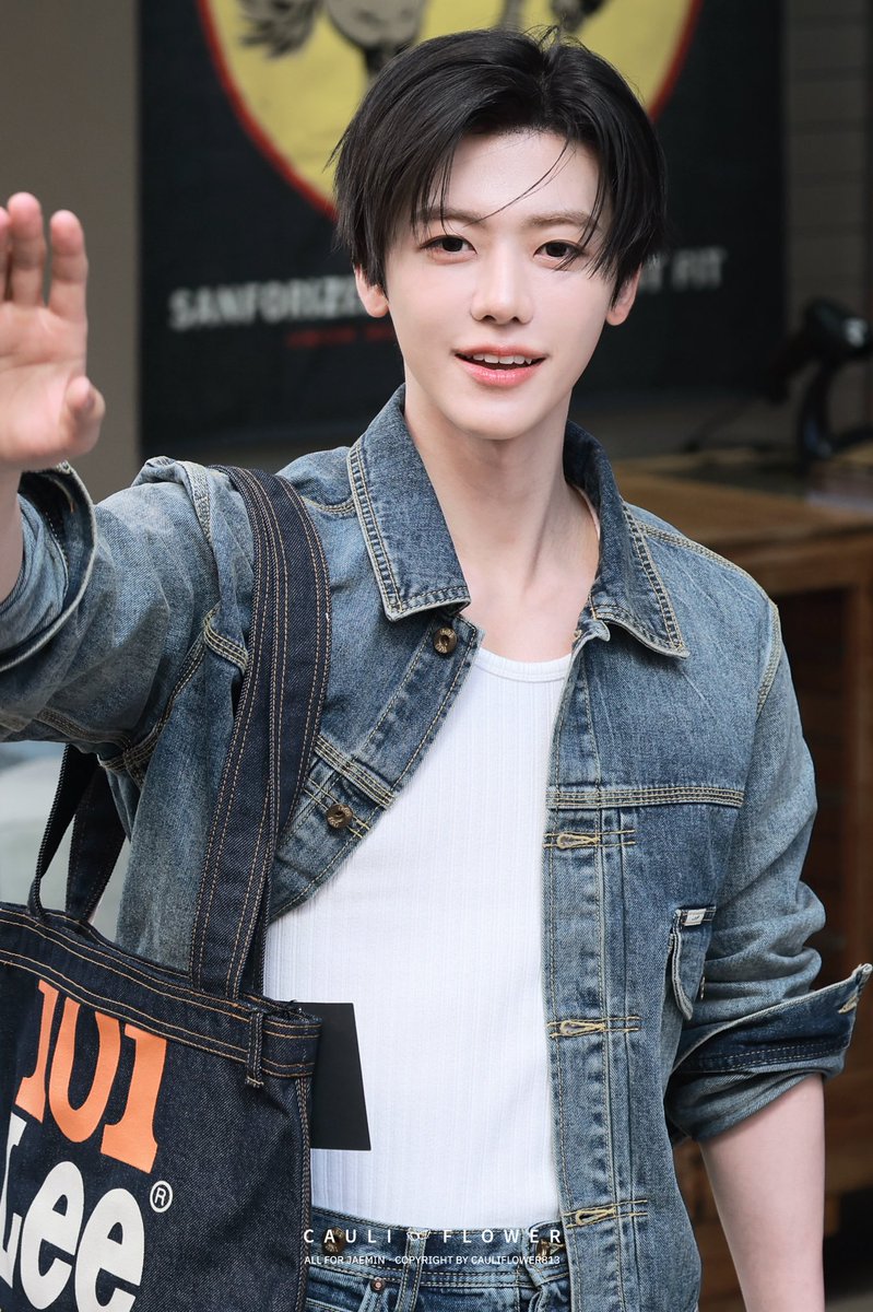 cauliflower813's tweet photo. 261001 LEE

#JAEMIN #재민 #ジェミン https://t.co/IxDbPJDrZe