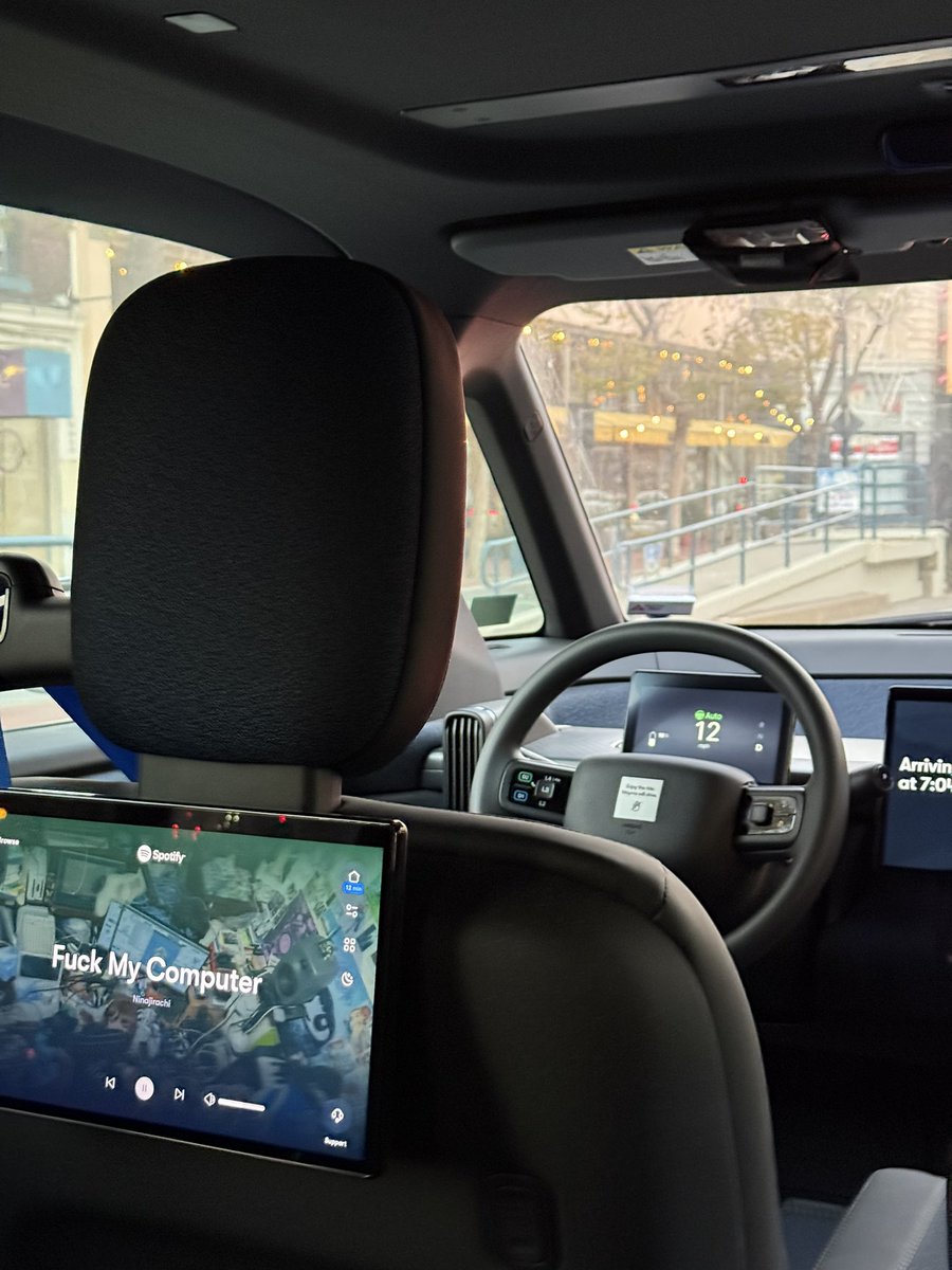 shrimptron's tweet photo. listening to fuck my computer in a self-driving car in san francisco. does it get any better than this https://t.co/aidtLGwrrs