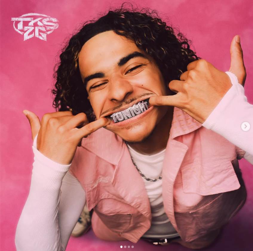 16x16FR's tweet photo. #TRACKLIST : Découvre la tracklist du projet "Tonight" de TKS 2G à paraître le 09 Octobre !
Feats : @favedb95 , @DJKAWEST , @Maureenll2 , #Mikado , @BlaizFayah & #PLL
@tks_2g https://t.co/XGOInJpF0i