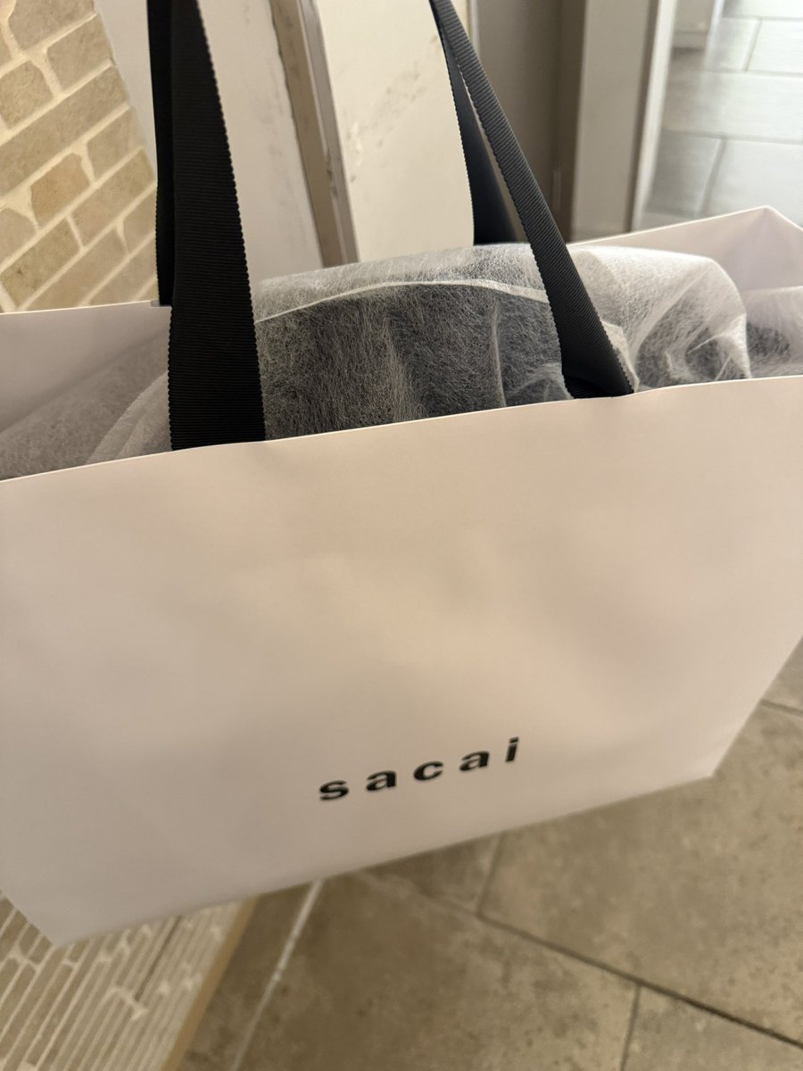 Danph5_c's tweet photo. sacai×levi's買えたー！ https://t.co/13wYPugoKo