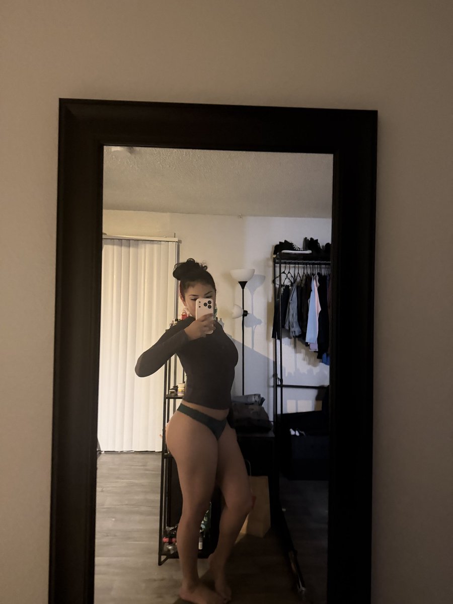 raven69addams's tweet photo. Can I sit on your face ? 👉🏻👈🏻 https://t.co/Ys2wi4rQzg