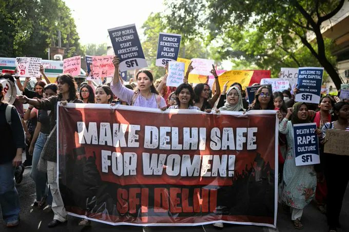 YourAnonCentral's tweet photo. The protests in India include the banner "Hum Auratein Azaad Hain" (translated as "We Women Are Free"). #HumAurateinAzaadHain #DUProtest #WomensSafety https://t.co/wc8WMsQA0N