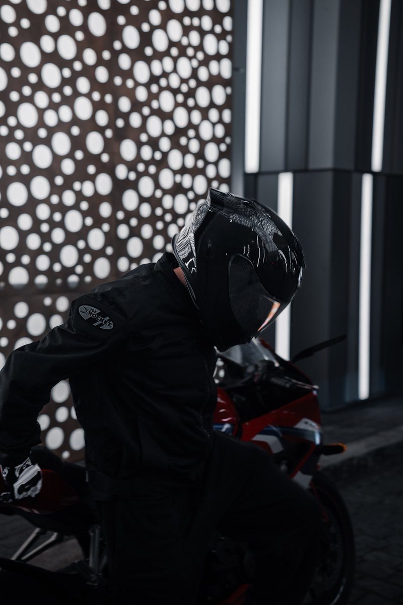 Devil_on2's tweet photo. My name is Dominic you can call me Dom come watch me get my hands dirty when I work on bikes and cars then when that turns you on enough let me put these dirty hands to work and give you what your missing 

https://t.co/suZTQuVLX4 https://t.co/Ct3QVlzNso