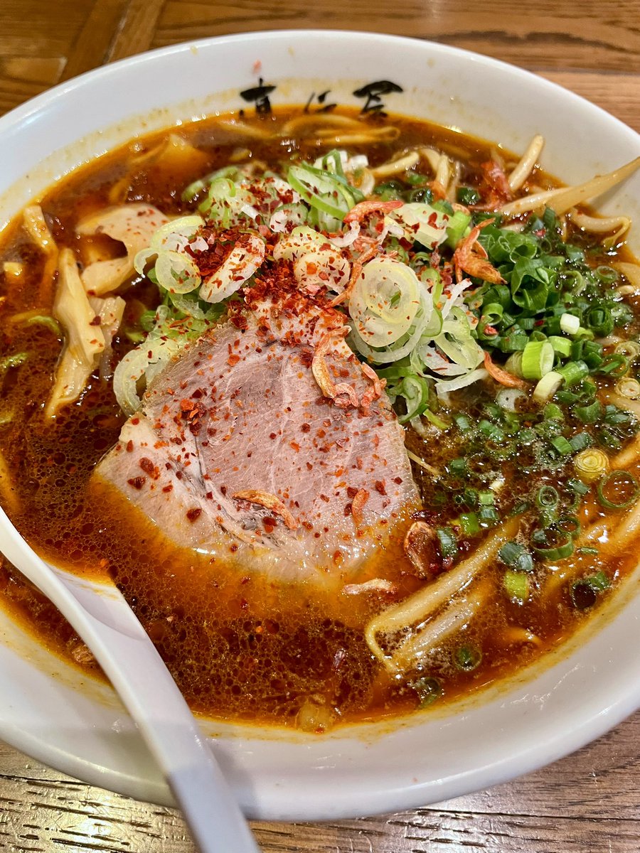 blackcat6919's tweet photo. 直伝屋
札幌RED醤油🍜
めちゃうまだけど血圧測ったら上130もあったからスープ残さなきゃ💦 https://t.co/Hk3XRsnbWQ