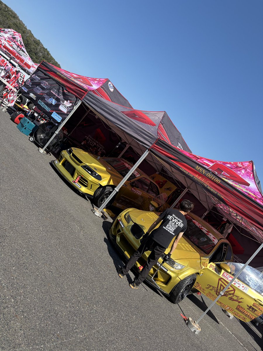 jzx_201's tweet photo. 設営完了!
#TRINITYRacing
#TAKMO
#winmax
#KPgarage
#WorkshopREVIVER
#FACTORYBASE
#Rings
#CARU
#CUSCO
#PITORC
#TMS
#BRIDE
#FREEM
#FDJ2 https://t.co/SDJ8e0lfOL