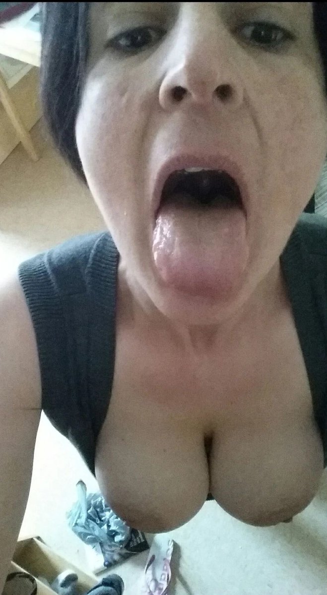 Hhdsor's tweet photo. @boy_inferior wanted me to expose his bitch slut mom to the world.  Look how nice her tits are. Dm me your moms/sis,gf,wife, aunt so I can expose them as well

#cuck #cuckson #cuckhold #milf #hotmom #mom #ntr #wankchat #irl #irlcollector #expose #exposed https://t.co/fRSjOgmNuu