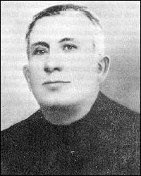 padrehayen's tweet photo. Este fue el padre San Mateo Correa Magallanes, mártir de la guerra Cristera en México. El general Eulogio Ortiz del ejército federal le ordenó que escuchara en confesión a los prisioneros; luego lo mandó ejecutar al negarse el sacerdote revelar los detalles de lo que escuchó en el confesionario. Era el 6 de febrero de 1927 en Durango.