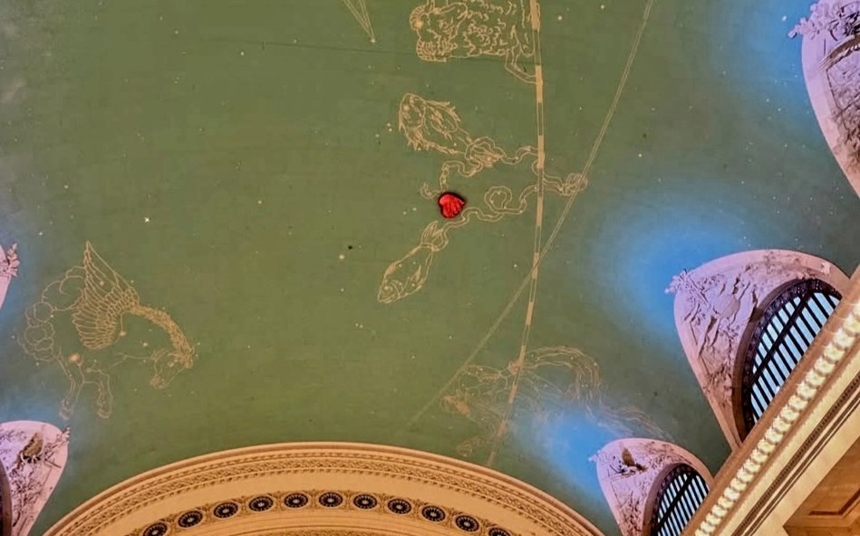 emilyagain's tweet photo. I'll always love you, Grand Central ceiling upside down heart balloon https://t.co/ZhmiPGcGJD
