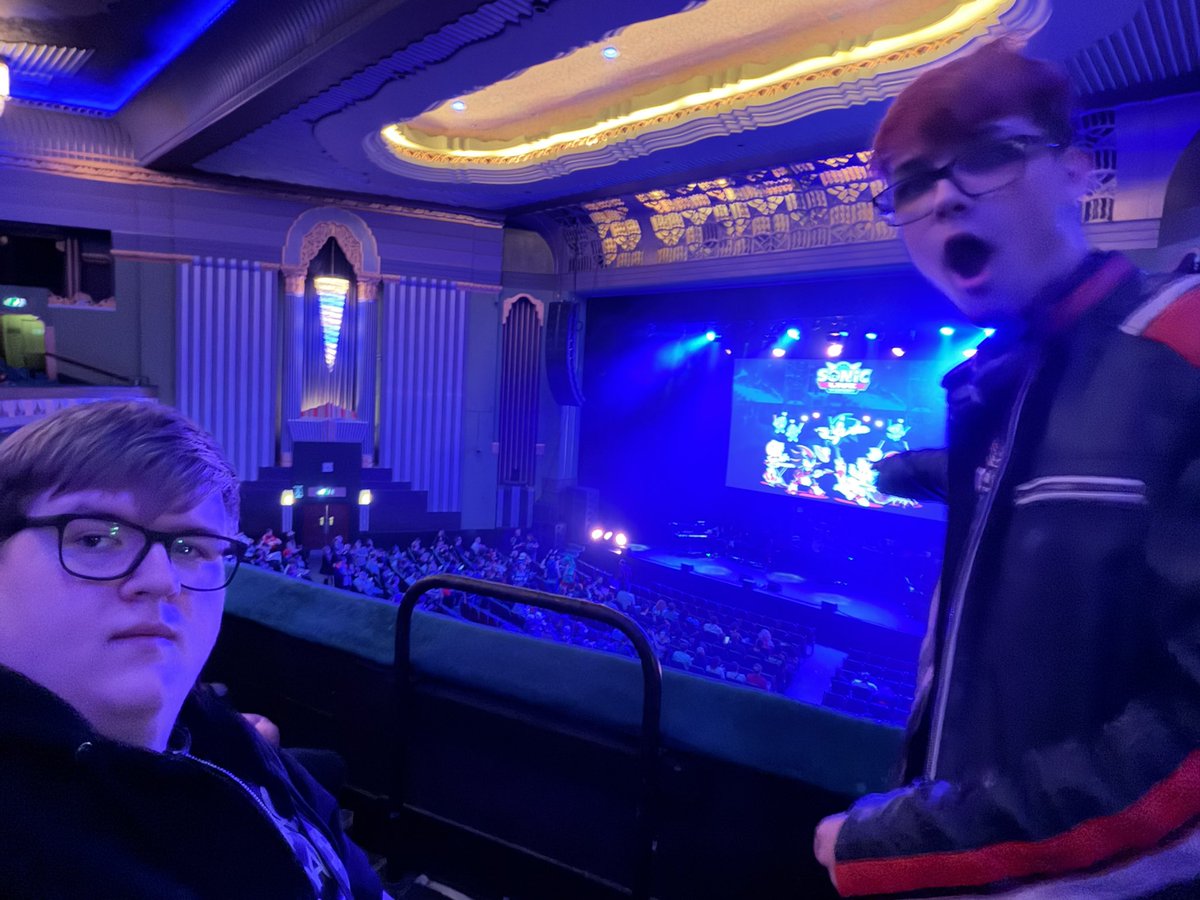 Kaizxii's tweet photo. went to #sonicliveinconcert in london tonight, as a pretty causal fan of sonic, it was pretty awesome https://t.co/Dhi2JVvZND