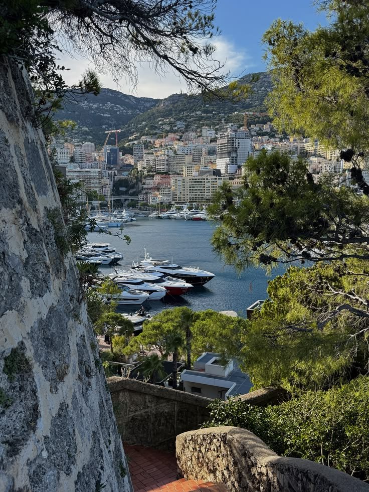 echoesofworld's tweet photo. Monaco https://t.co/i00L8qF1kl