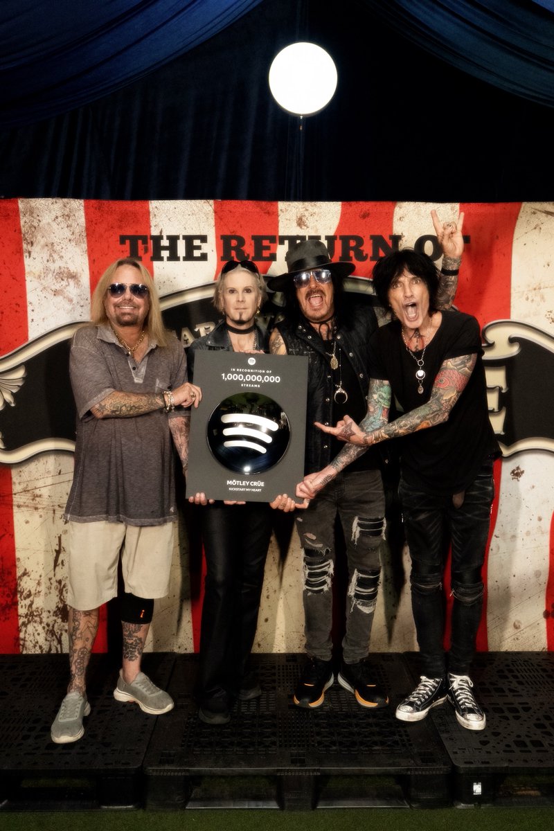 MotleyCrue's tweet photo. ONE BILLION streams of “Kickstart My Heart” on @Spotify - What an incredible honor! 🏍️🔥
A billion thanks to all the Crüeheads around the world who helped take it there. This one's for YOU!! https://t.co/U8NfTH6l2v
