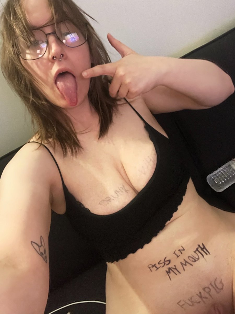 duasgodd's tweet photo. She's waiting to be praised this dumb https://t.co/FHMcNB5fKd