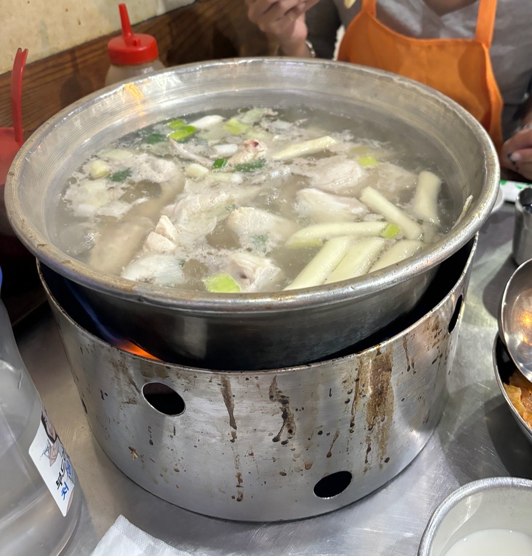wonkorem's tweet photo. 韓国行ったら食べたいタッカンマリ🇰🇷

鶏の旨みたっぷりのスープに
もちもちトックが最高🤤
最後までスープ飲みたくなる味。

東大門で夜ごはんならここ◎

📍明洞タッカンマリ 本店
📍ソウル特別市 鍾路区 鍾路五街 265-8
🗺️NAVERマップ
https://t.co/FNHdgMyQar⁠

#韓国旅行 #東大門グルメ https://t.co/GcjU3LnPfP