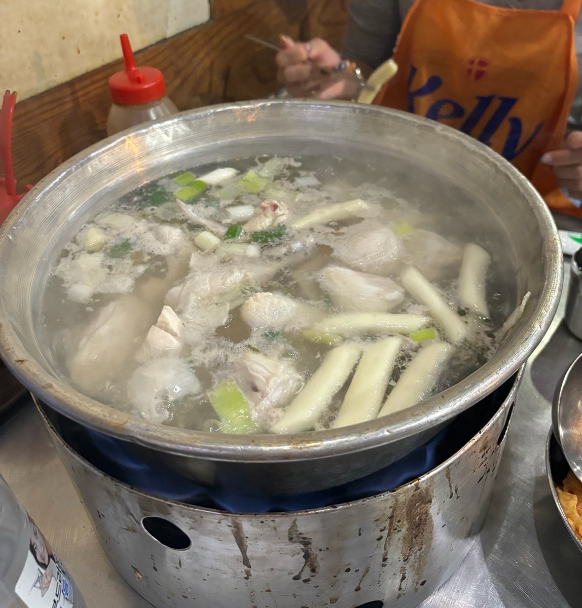 wonkorem's tweet photo. 韓国行ったら食べたいタッカンマリ🇰🇷

鶏の旨みたっぷりのスープに
もちもちトックが最高🤤
最後までスープ飲みたくなる味。

東大門で夜ごはんならここ◎

📍明洞タッカンマリ 本店
📍ソウル特別市 鍾路区 鍾路五街 265-8
🗺️NAVERマップ
https://t.co/FNHdgMyQar⁠

#韓国旅行 #東大門グルメ https://t.co/GcjU3LnPfP