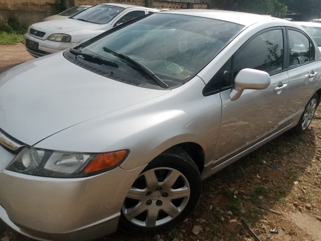 Hazblinkz's tweet photo. 🚨 DISTRESS 🚨

🔥 2007 HONDA CIVIC  available 🔥

✅ Good condition
✅ Sound, untempered engine
✅ Untempered gearbox
❄️ AC working
💯 Ready to go

💰 Price: ₦4M

📍 Abuja
🤝 07035820932 DM/Call for inspection. https://t.co/EBEeB85W92