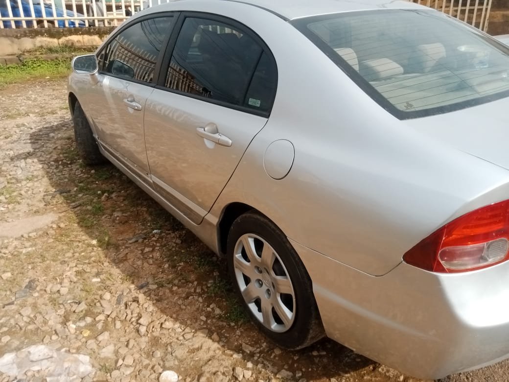 Hazblinkz's tweet photo. 🚨 DISTRESS 🚨

🔥 2007 HONDA CIVIC  available 🔥

✅ Good condition
✅ Sound, untempered engine
✅ Untempered gearbox
❄️ AC working
💯 Ready to go

💰 Price: ₦4M

📍 Abuja
🤝 07035820932 DM/Call for inspection. https://t.co/EBEeB85W92