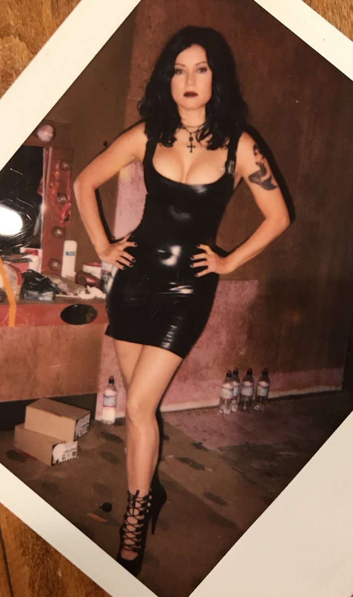 andrezalismos's tweet photo. jennifer tilly (2001) https://t.co/X88mdEMWRl