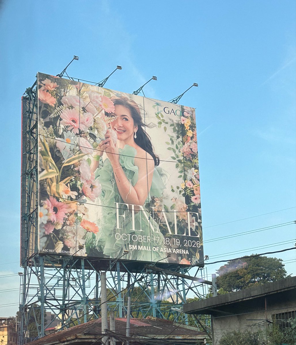 boogumtastic's tweet photo. On my way to work. Good morning. 😁

@reginevalcasid #RVAFinaleConcert https://t.co/d32A7apSzE