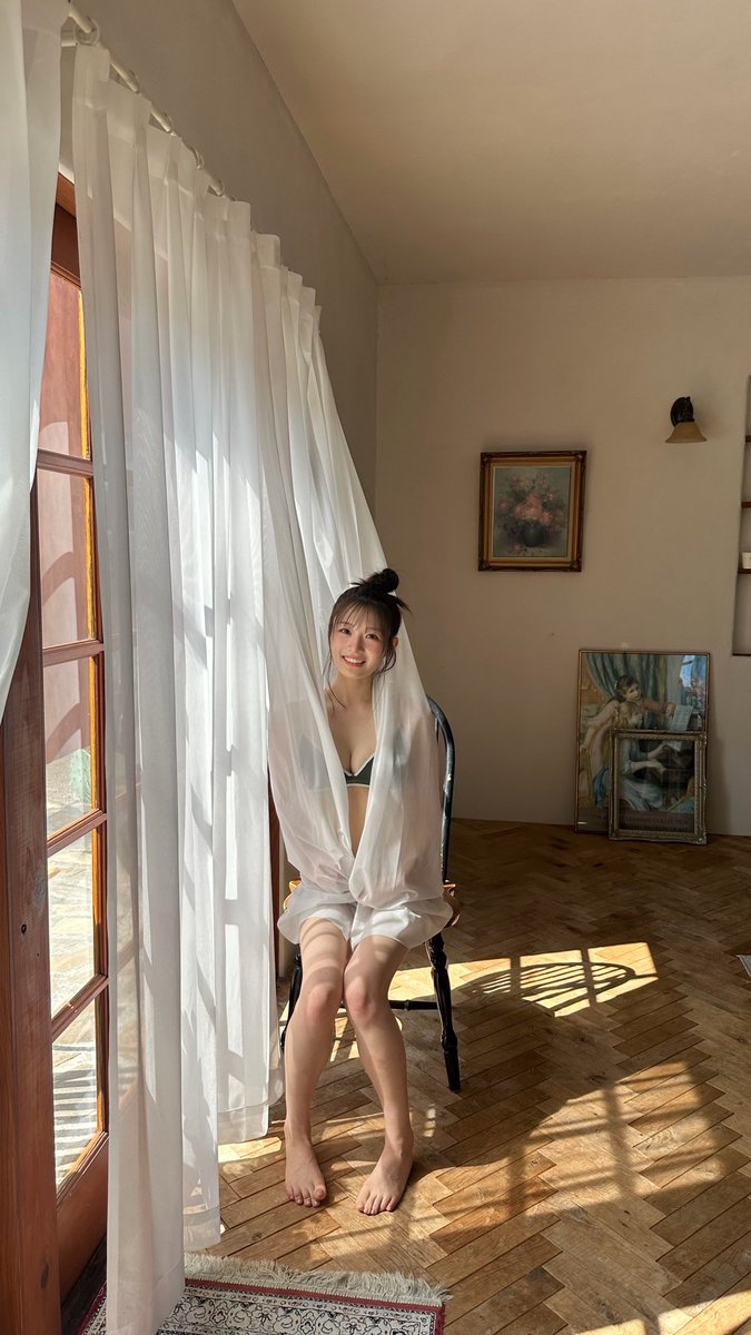nakamorikotone's tweet photo. #ヤンジャン 今日発売されたよ👙♥︎
みことねでセンターグラビア務めました！
全てかわいくて撮影楽しかった〜！

#ヤングジャンプ https://t.co/s85mVJtKTL