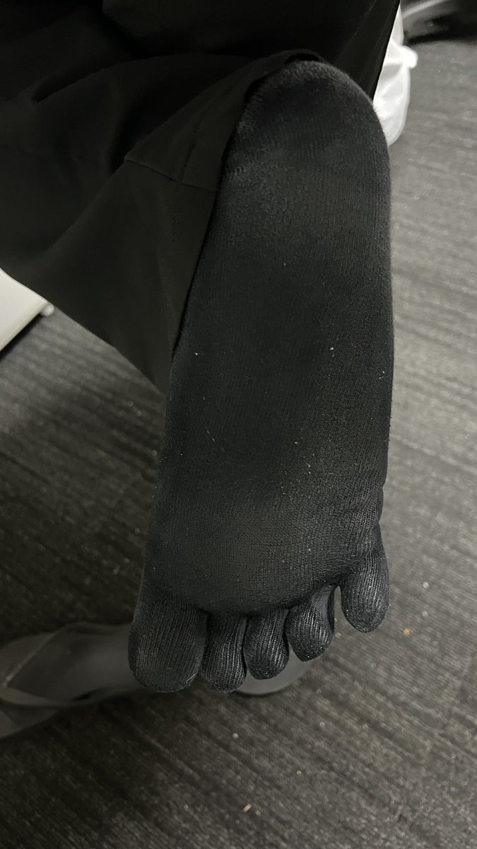 Mr_Toesocks's tweet photo. @i_go_here Do u like toe socks? https://t.co/t43pFRVg4y