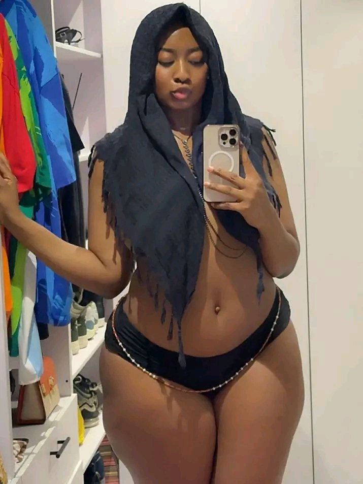 dimplenipple1's tweet photo. Happy new month besties 🥰❤️ https://t.co/FlAgsoMbtD
