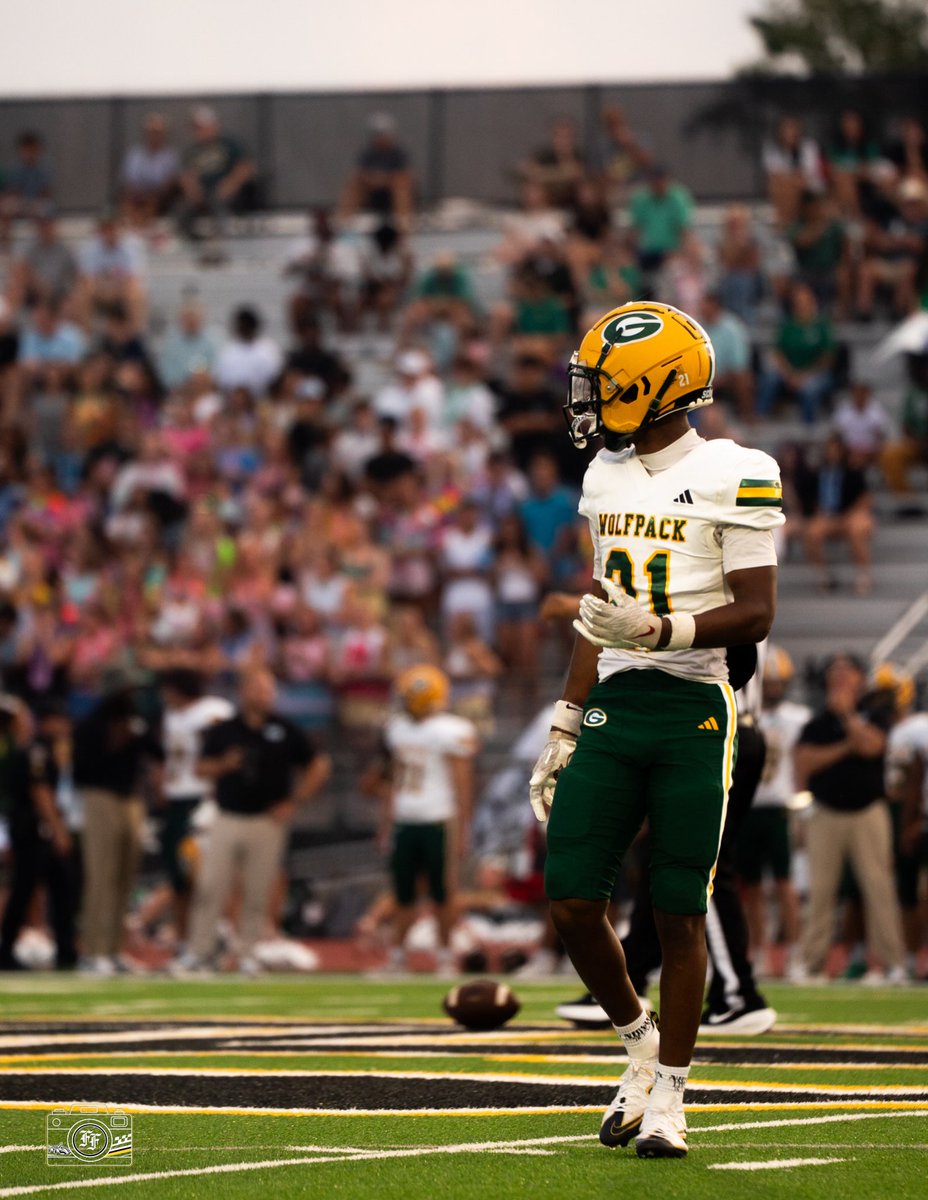 DeionMitchell21's tweet photo. Locked in!!!
#2029Recruit #GAFootball #GHSAFootball #DBU #AGTG https://t.co/WRTkLDxeDT