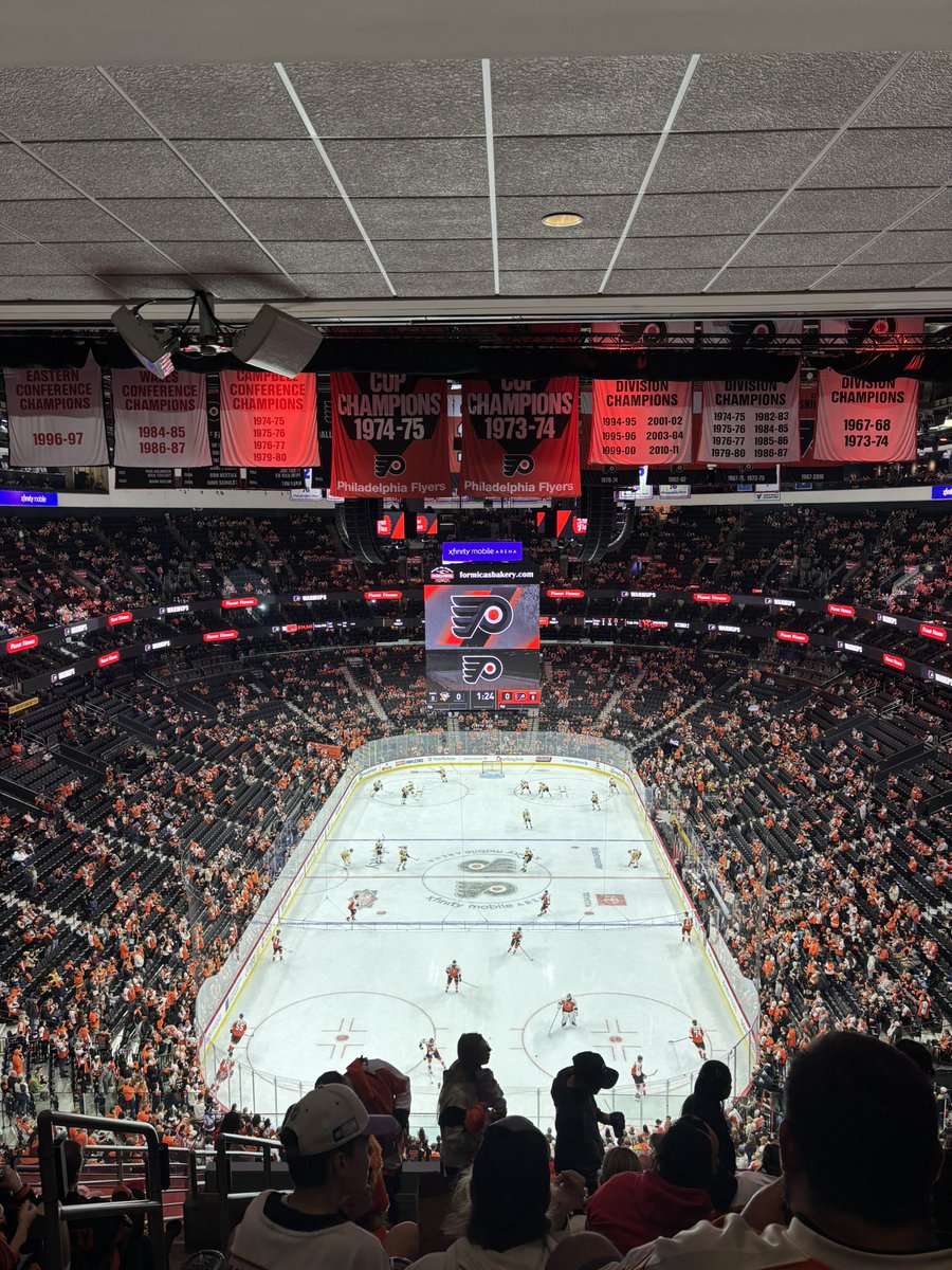 DR3Wheels's tweet photo. Never been more back in our entire freaking lives let’s go Flyers https://t.co/uivzHEQV1P