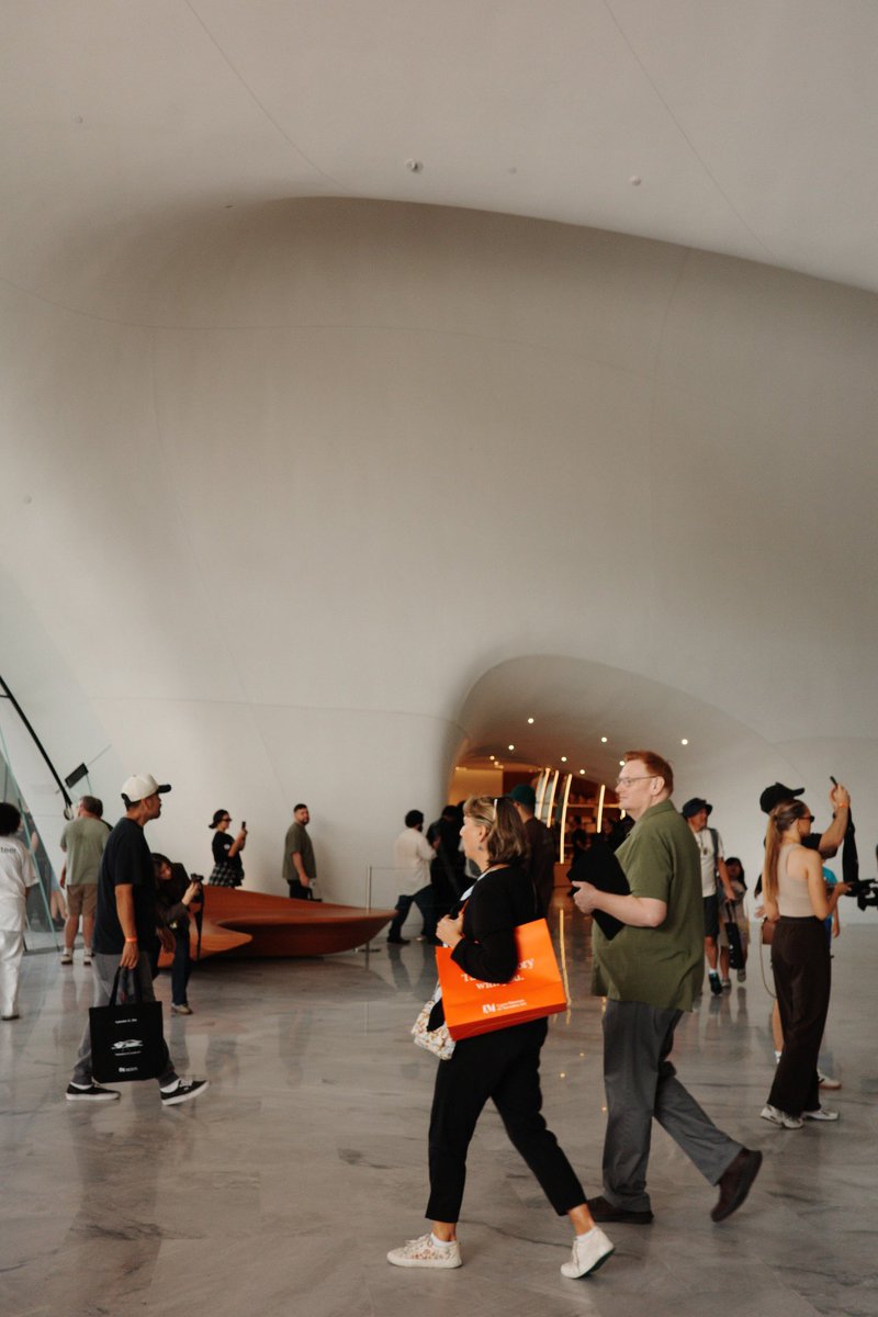lucasmuseum's tweet photo. What a difference a week makes. 🧡

The Lucas Museum is finally open! Get tickets to experience our galleries, library, park &amp; gardens, and so much more at https://t.co/xm0fpJfHUf. https://t.co/2cqUGZPfyT