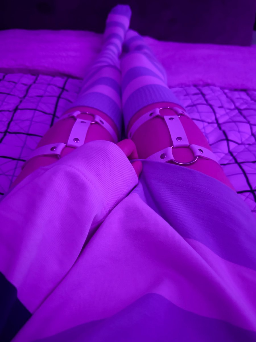 NoahFemX's tweet photo. one more time in the blue 🫶
#femboy #thighs #fem https://t.co/Mbp3zGFrc3