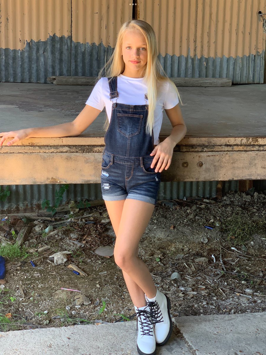 HaroldSaxon143's tweet photo. As if we don’t already have enough pictures of Natalie Grace here on X! Nevertheless, here are a few more from the archives. https://t.co/her5vNETCo