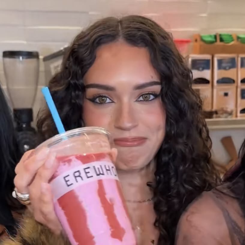 dailydanizini's tweet photo. Dani you deserve the world!
You caught my attention at first by being such a beautiful girl but your authenticity and your personality was what made me love you even more
Your smile could light up the whole world

#ProtectDani #DevotedToDaniela #DearDaniela https://t.co/leUYYAsl6t