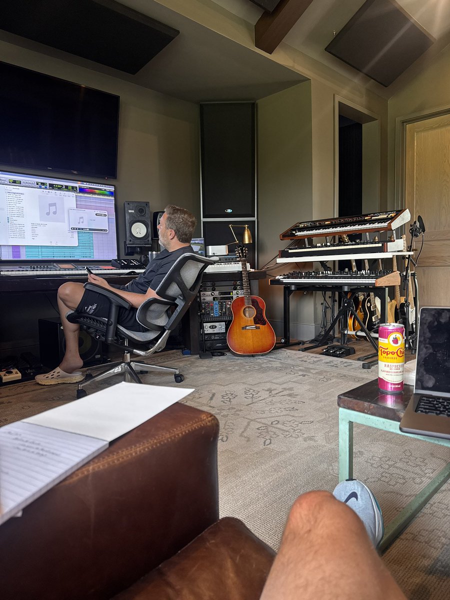 dustinlynch's tweet photo. We are officially one month out until my brand new album ‘Clean Slate’ arrives. I can’t wait for you guys to hear these new songs! Pre-save now to be entered to win a signed CD, signed cowboy hat, and a merch bundle: https://t.co/YxKzjCeR7Z https://t.co/v4XdvASDlY