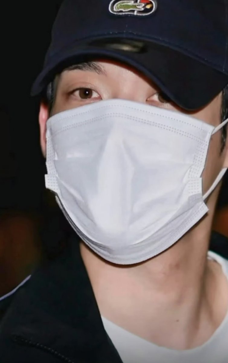 Jeonys26's tweet photo. Paris has welcomed him, and we’re ready for the story that follows. 

Kim Yoonsik has safely arrived in Paris💕

#YOONSIKPFWSS27
#KIMYOONSIKINPARIS https://t.co/q7UwI5cL9C