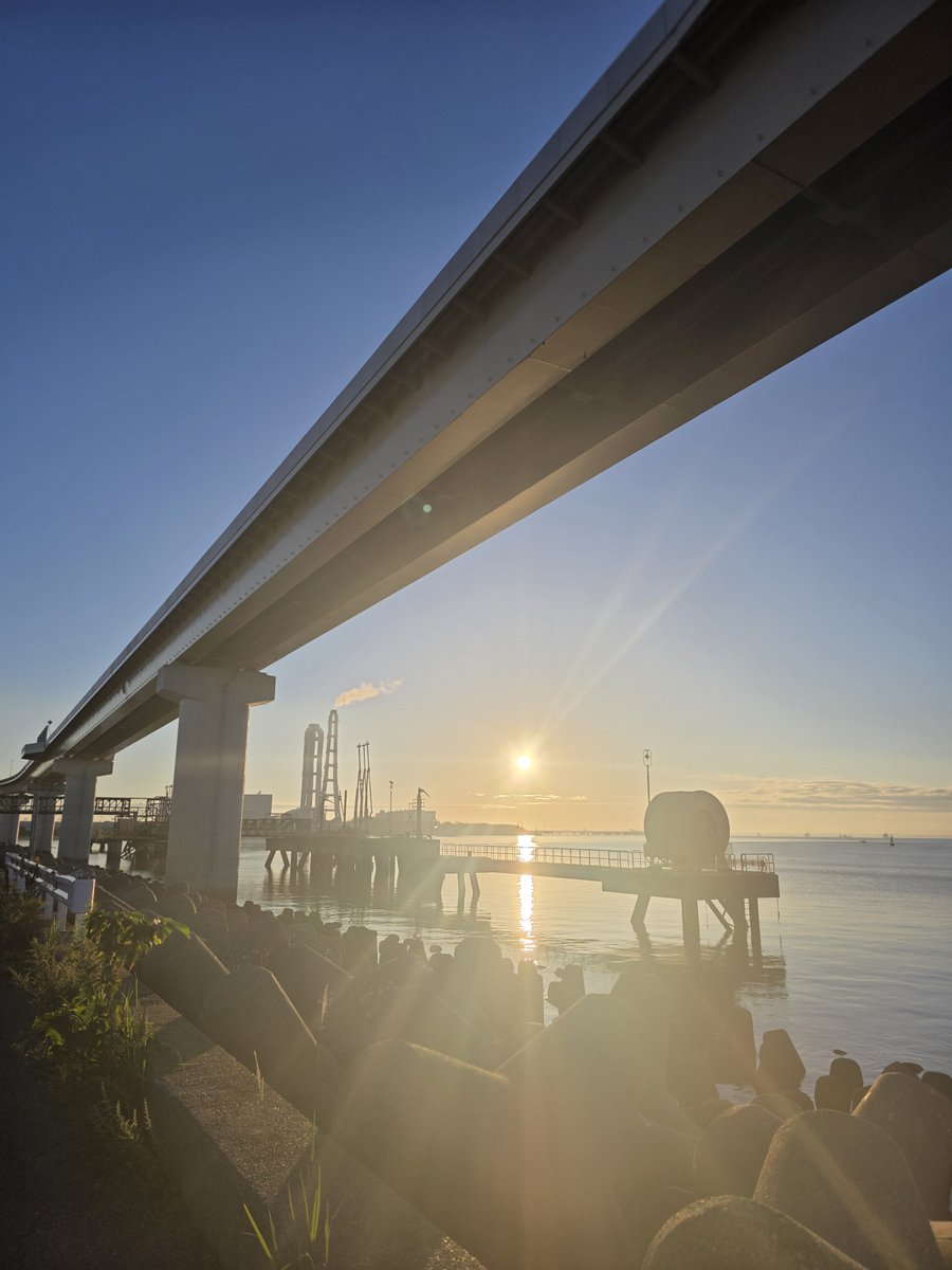 hotelbl's tweet photo. 朝チャリ de 桑名百景⁡
⁡10月1日AM6:00気温21.9℃ 21km⁡
⁡⁡
JERA 川越火力発電所
⁡
⁡ #桑名   #三重観光   #ランニング   #桑名百景 https://t.co/Lq1OIsslyt