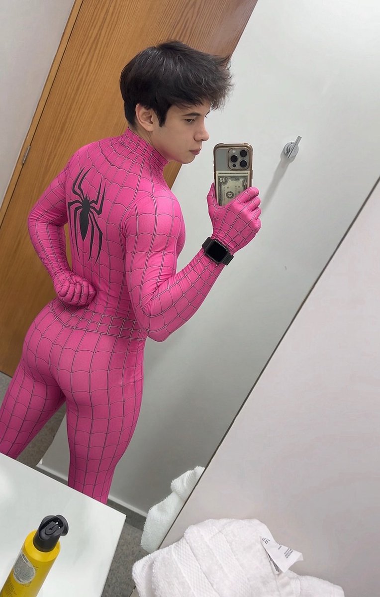 AlexAlexdy's tweet photo. Nuevo Cosplay https://t.co/xnOgzIPKUC