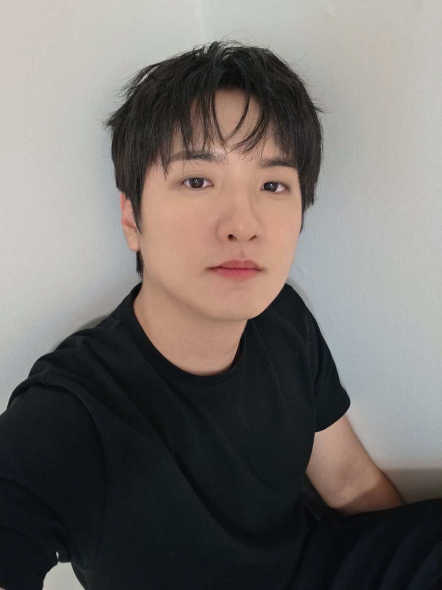 churaegi's tweet photo. 10월도 잘 부탁해 광이리야🍀💛 https://t.co/moTRZplrBO